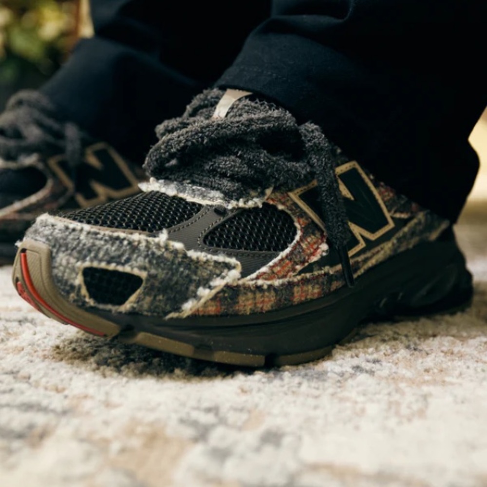 JFG 2010 “Hand-Me-Downs” New Balance Sneakers in Black and Gray - Picture 2 of 3